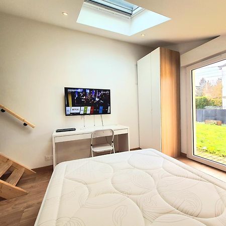 Chambre Paisible Chez L'Habitant En Rez De Chaussee Avec Salle D'Eau 10 Min Gare Et Centre Ville Evreux Bagian luar foto