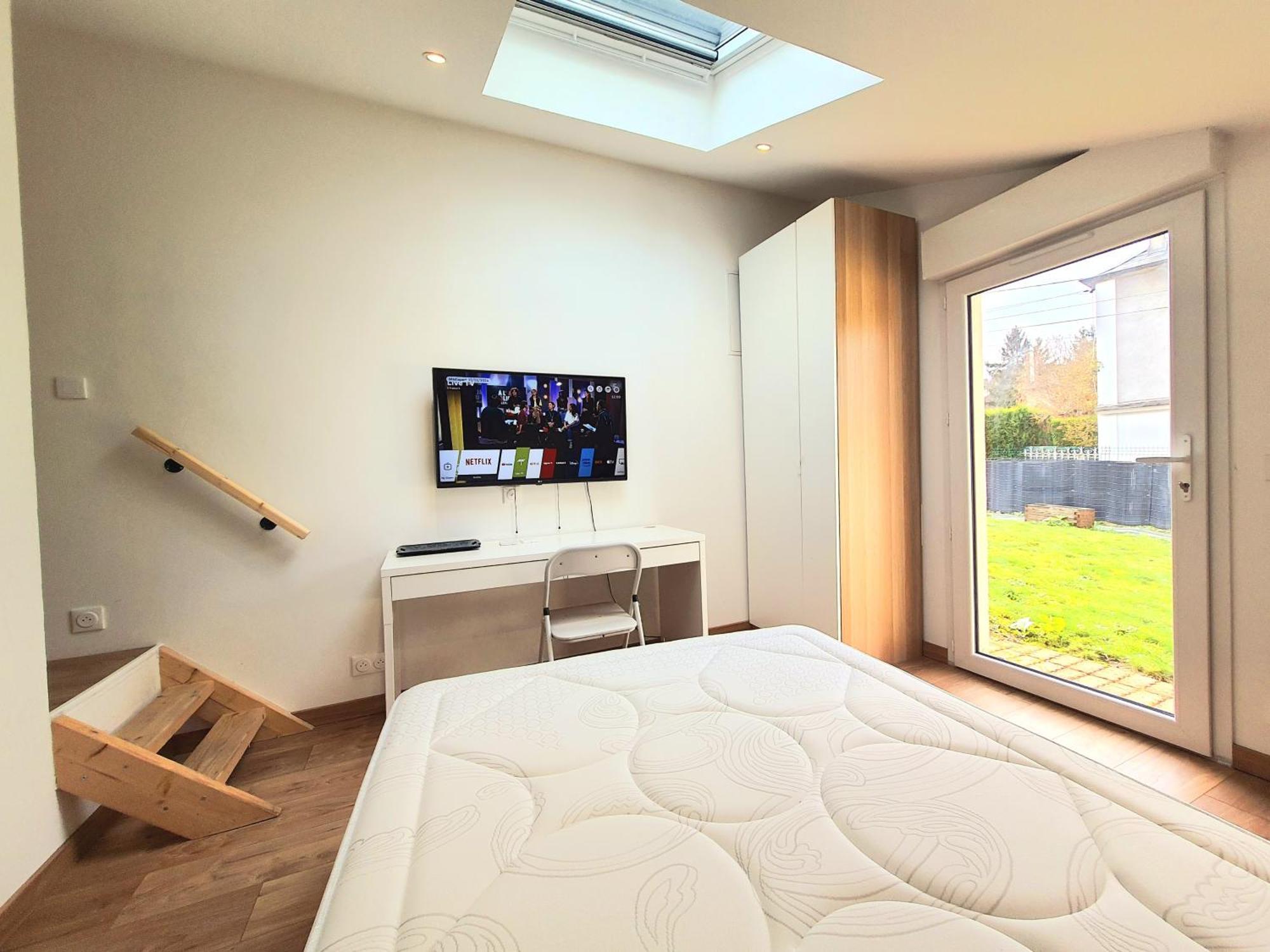 Chambre Paisible Chez L'Habitant En Rez De Chaussee Avec Salle D'Eau 10 Min Gare Et Centre Ville Evreux Bagian luar foto